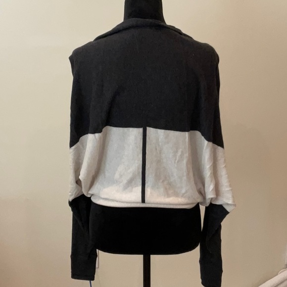 Lululemon UPSIDE DOWN Sweater - Picture 5 of 5